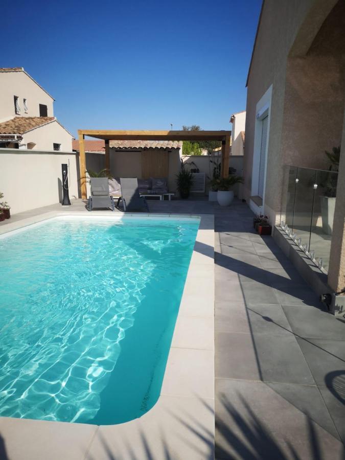 Appartement Au Dessus De La Maison Du Saunier Salin-de-Giraud Exterior photo